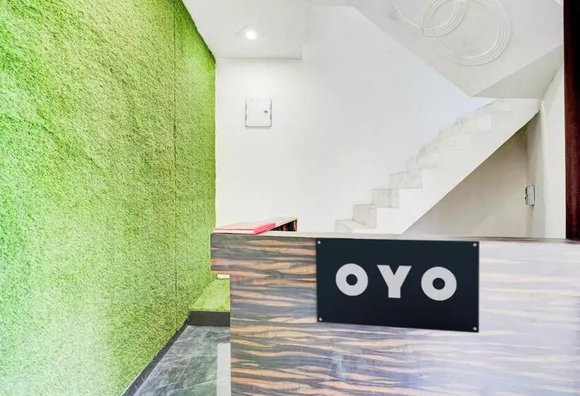 ホテル Oyo Royal Residency