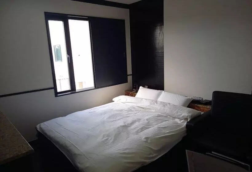 ホテル C Plus   Adult Only