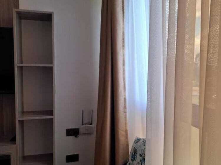 هتل The Sailors Address