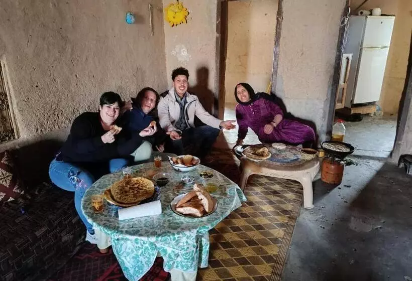 Aamiaismajoitus (B&B) Guest House Nomad Life