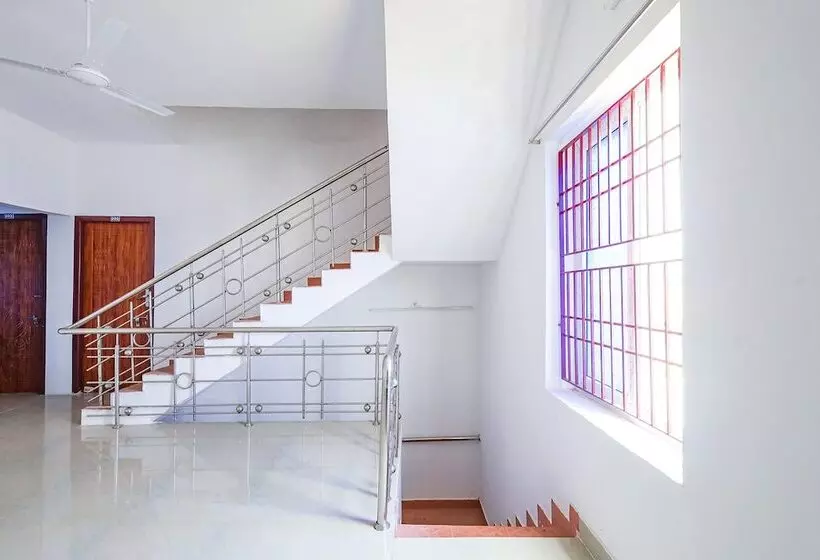 Hotelli Fabexpress Kovalam Residency