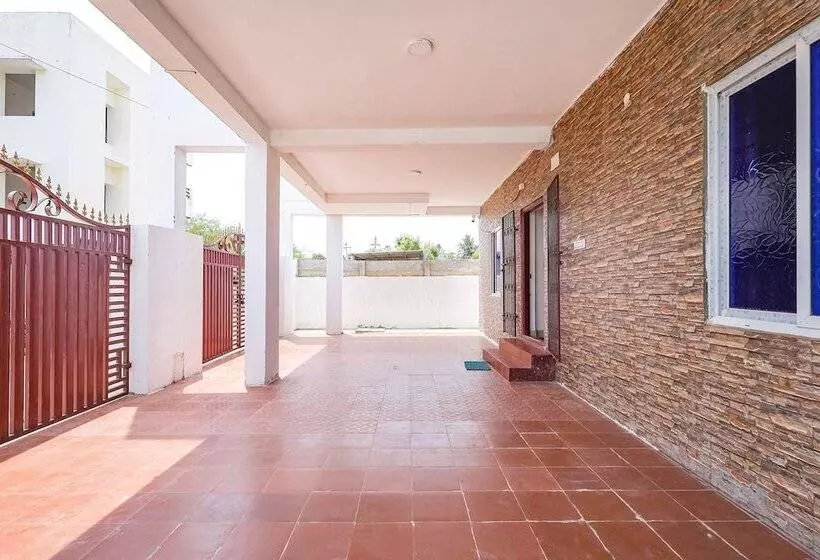 Hotelli Fabexpress Kovalam Residency