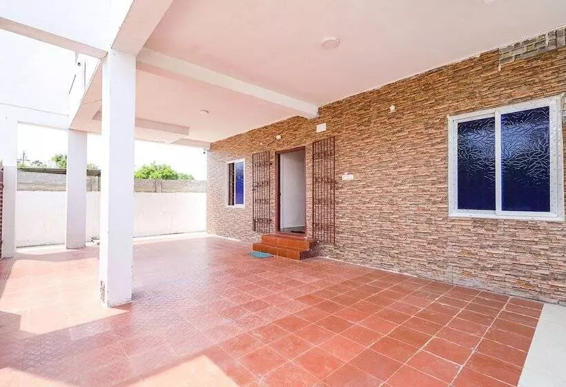 Hotelli Fabexpress Kovalam Residency