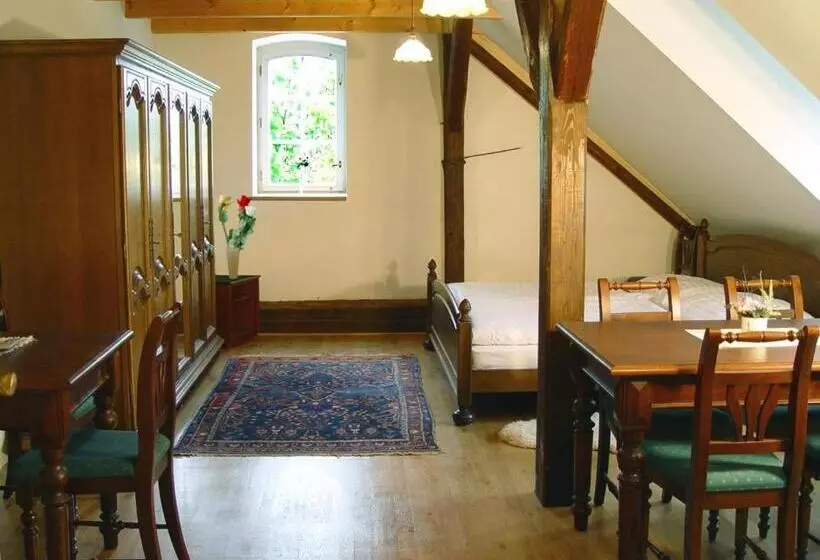 ペンション Penzion Záhornice