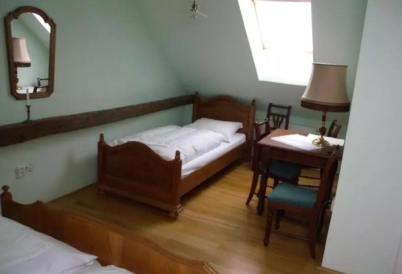 ペンション Penzion Záhornice