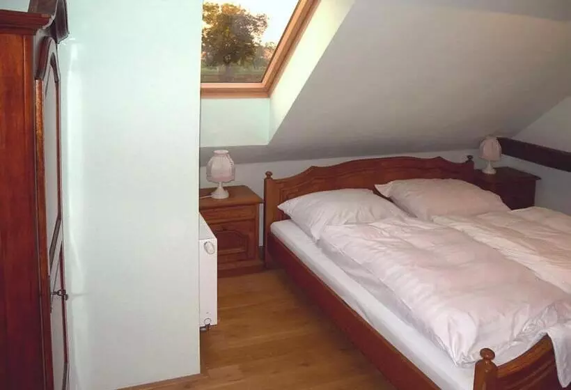 ペンション Penzion Záhornice