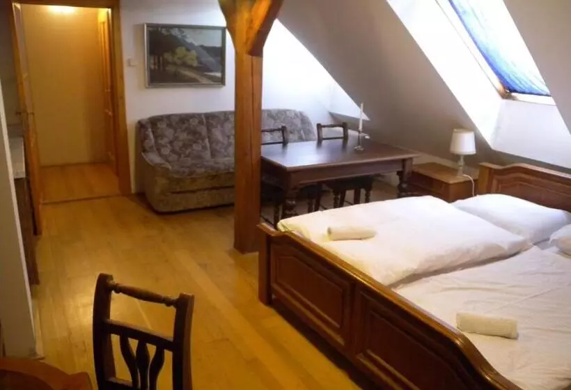 ペンション Penzion Záhornice