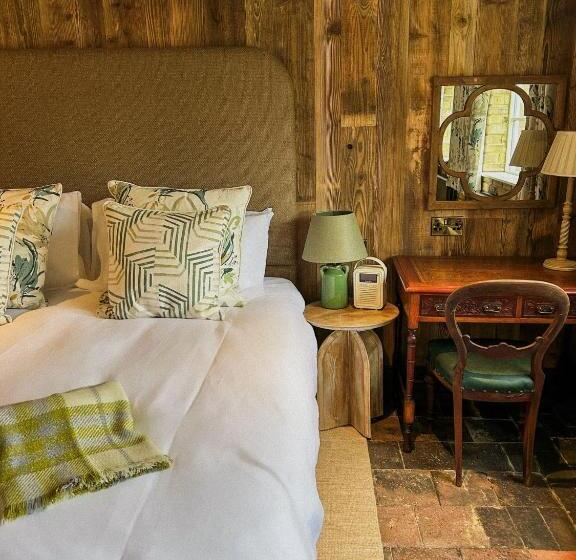 פנסיון The Fitzherbert Farmhouse