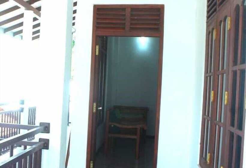 ホテル Thirasara Holiday Resort