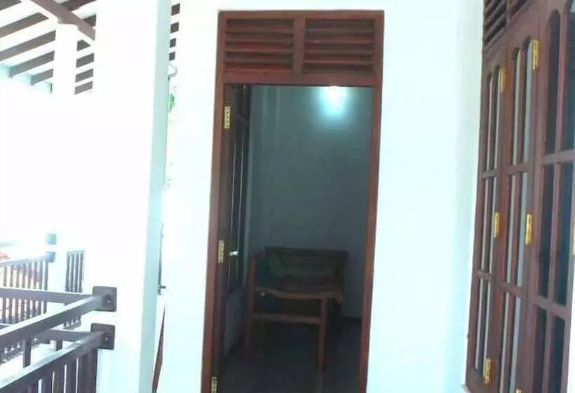 Hotelli Thirasara Holiday Resort