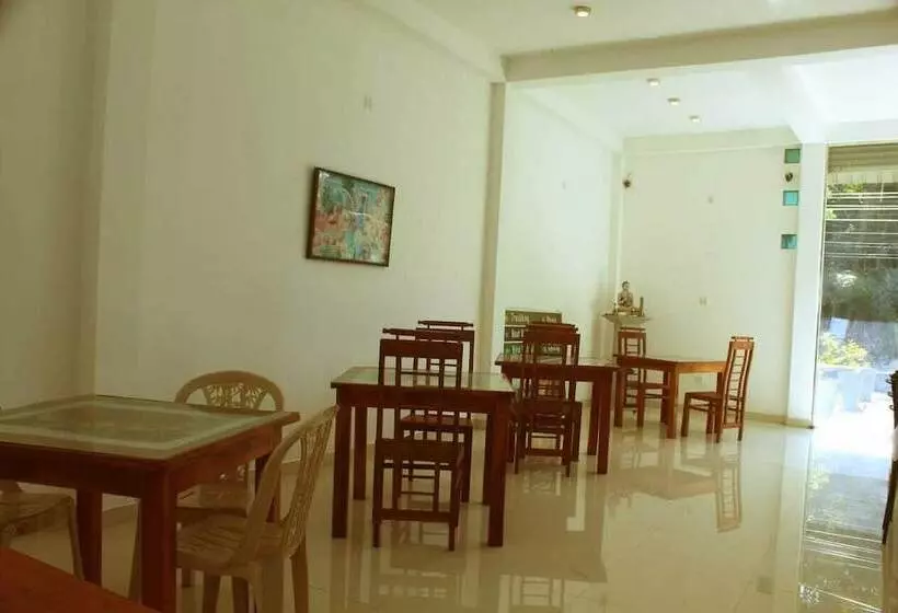 Hotelli Thirasara Holiday Resort