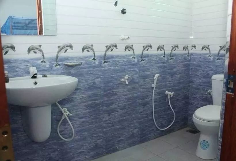 Hotelli Thirasara Holiday Resort