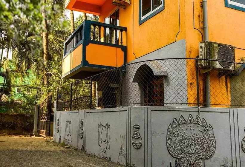 هتل Oyo Flagship Candolim Home Stay