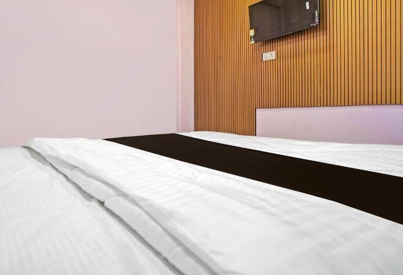 هتل Oyo The Orchid