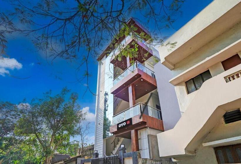 هتل Oyo The Orchid
