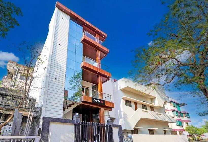 هتل Oyo The Orchid