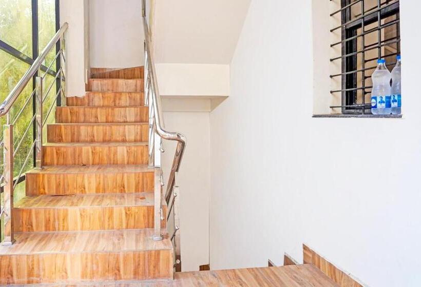 هتل Oyo The Orchid