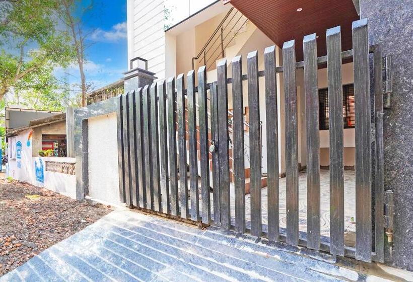 هتل Oyo The Orchid