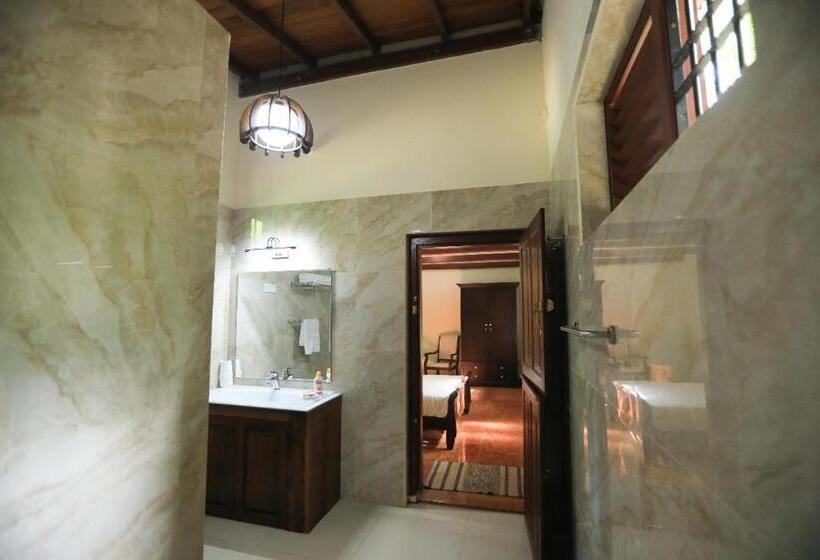 בית מלון כפרי W Hiriketiya