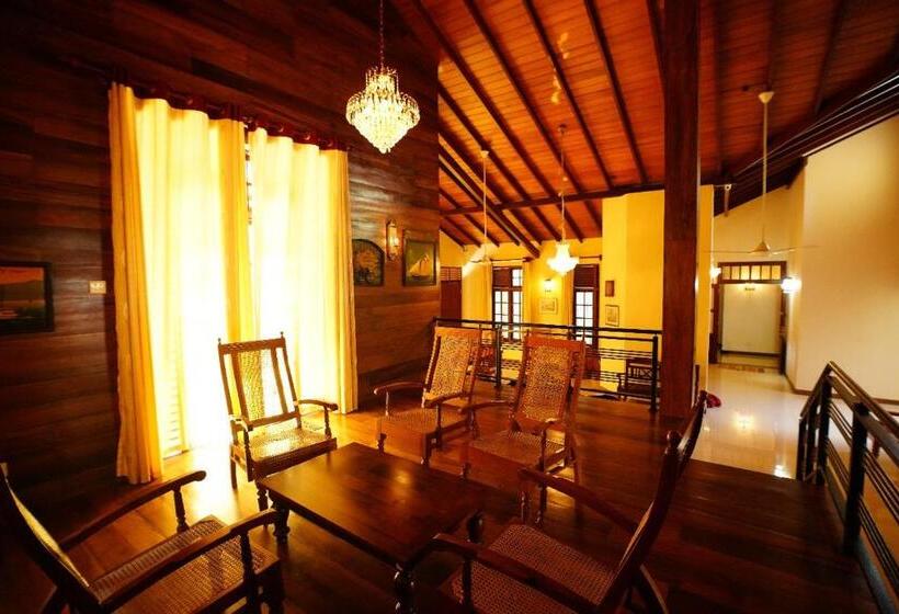 בית מלון כפרי W Hiriketiya