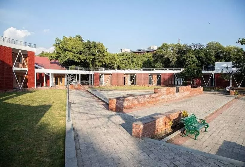 Hotel Lychee Bagh