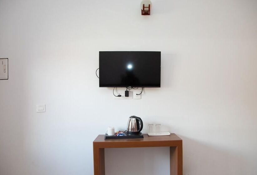 Отель Lychee Bagh