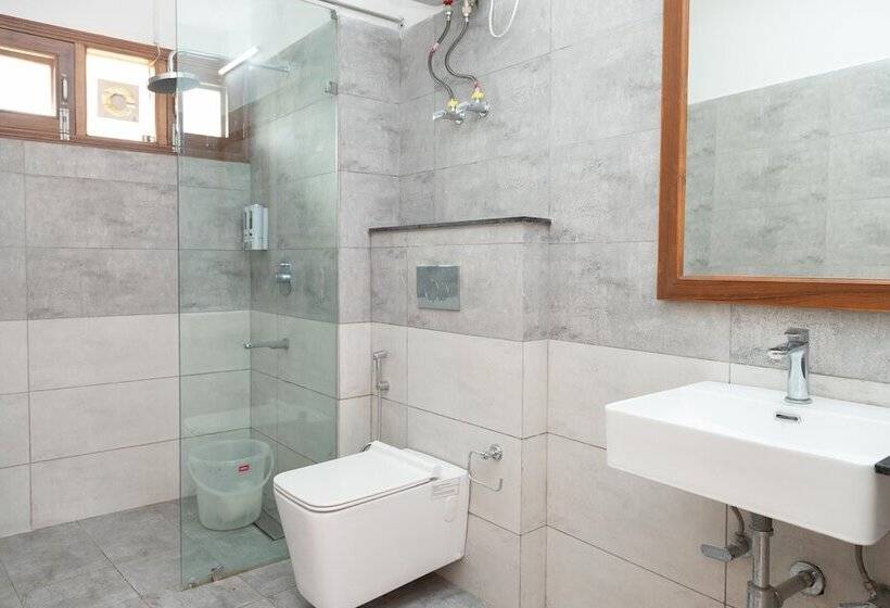 Отель Lychee Bagh