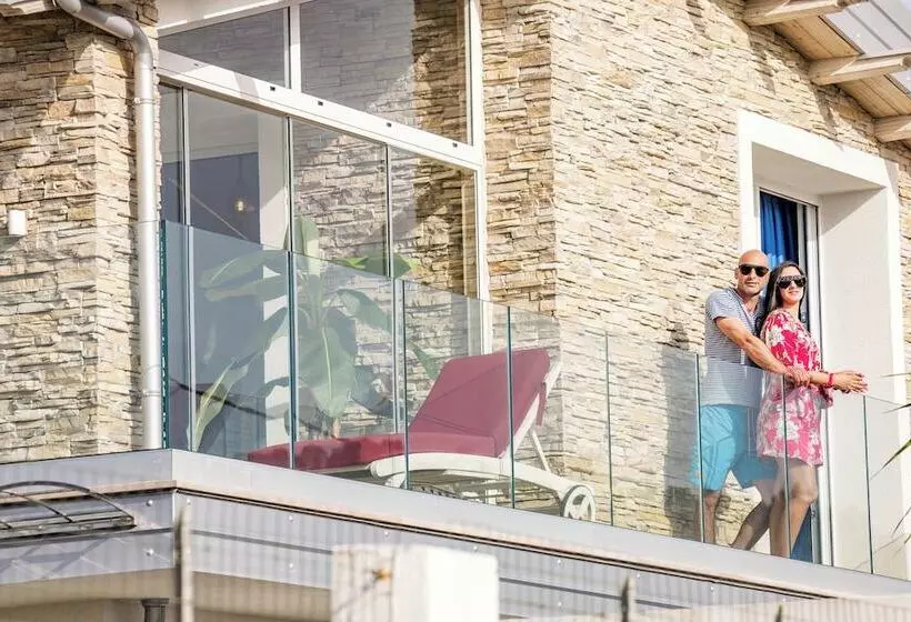 تختخواب و صبحانه étoiles Luxury Guest House Resort