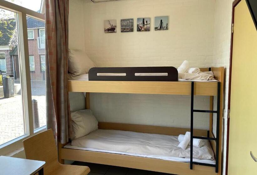 הוסטל Oer T Hout