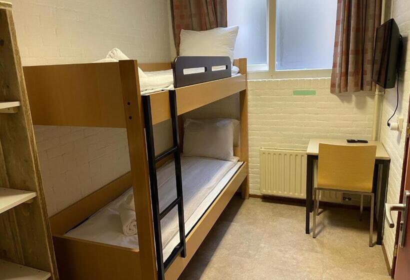 הוסטל Oer T Hout