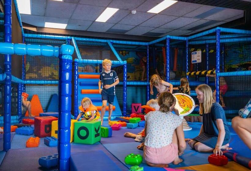 הוסטל Oer T Hout