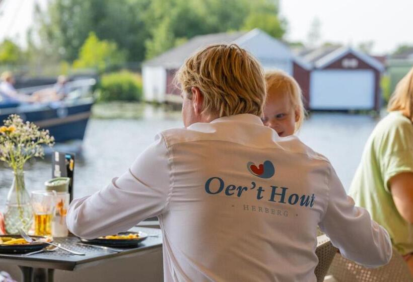 הוסטל Oer T Hout