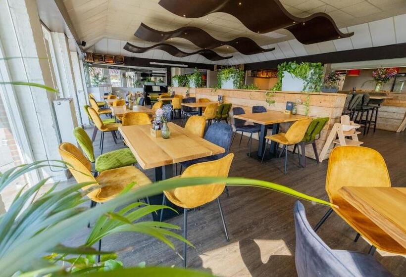 הוסטל Oer T Hout