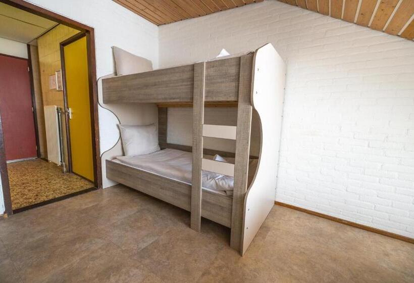 הוסטל Oer T Hout