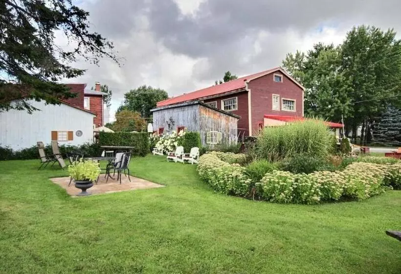 ベッドアンドブレックファースト Gîte Du Village   Deschambault