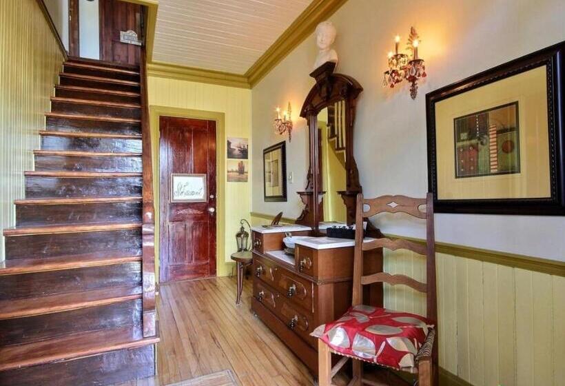 مبيت وإفطار Gîte Du Village   Deschambault