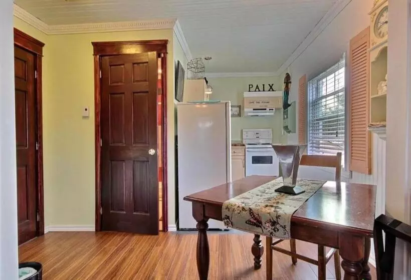 ベッドアンドブレックファースト Gîte Du Village   Deschambault