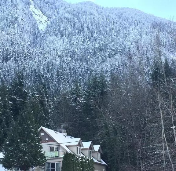 Evergreen Bed & Breakfast