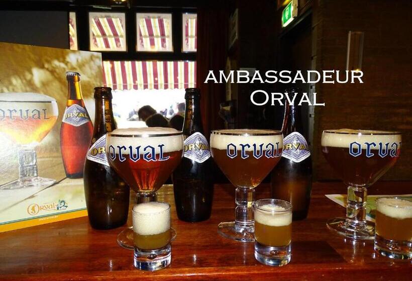 ホテル Café Restaurant De Kroon