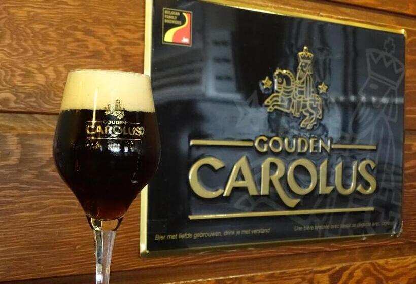 ホテル Café Restaurant De Kroon