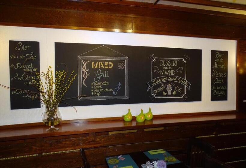 ホテル Café Restaurant De Kroon