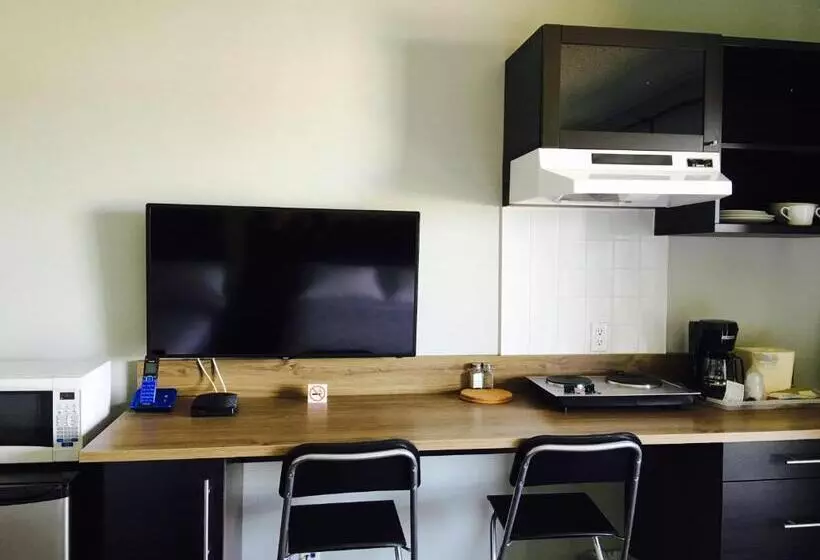 Hotelli Home Away Inn