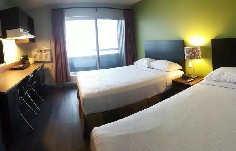 Hotelli Home Away Inn