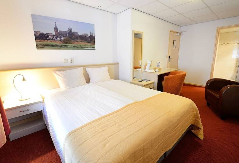 هتل Jo Van Den Bosch