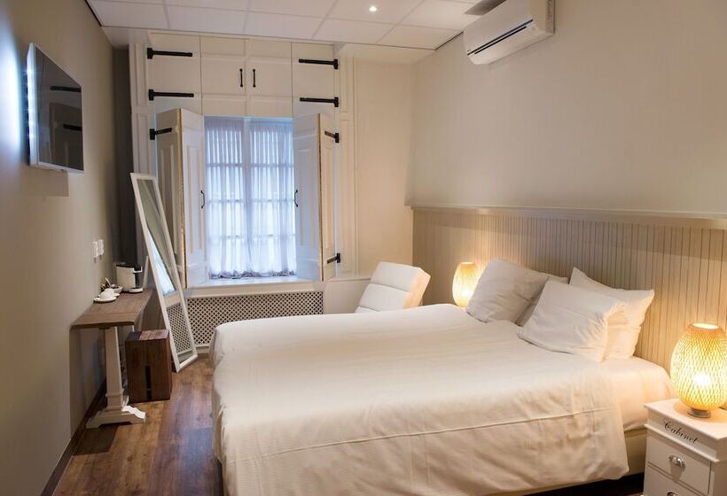 هتل Jo Van Den Bosch