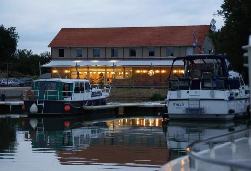 Hotel Le Port De Decize