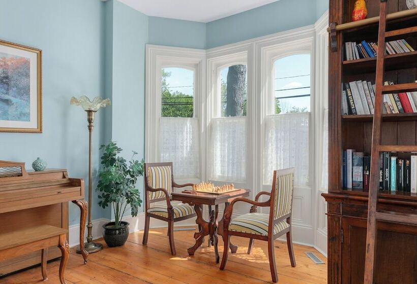 فندق Manoir Sweetsburg