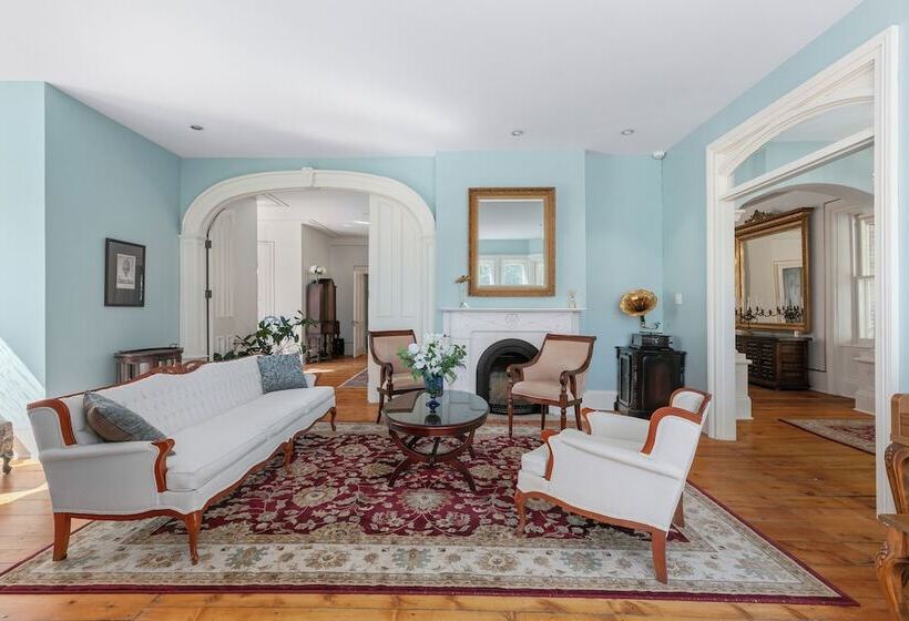 فندق Manoir Sweetsburg