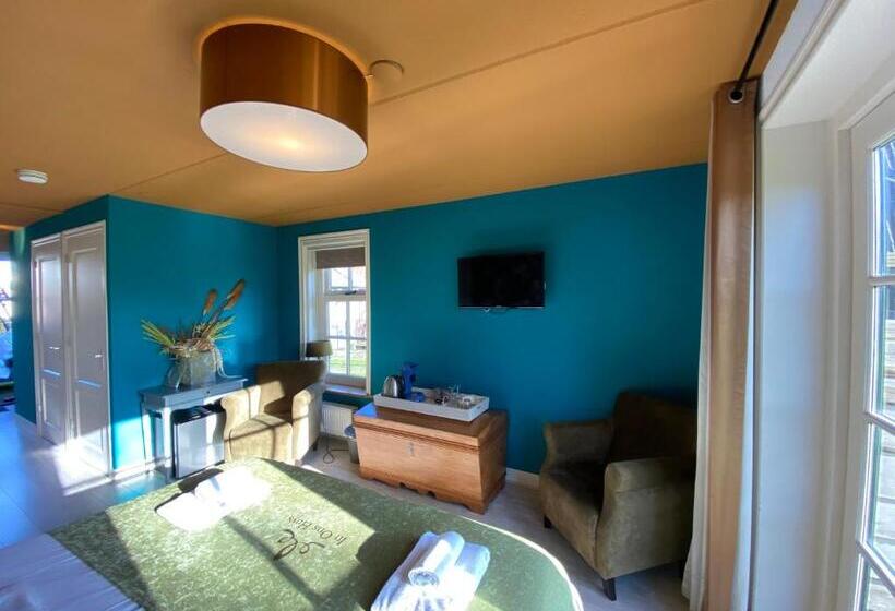 فندق Recreatiepark Wiringherlant