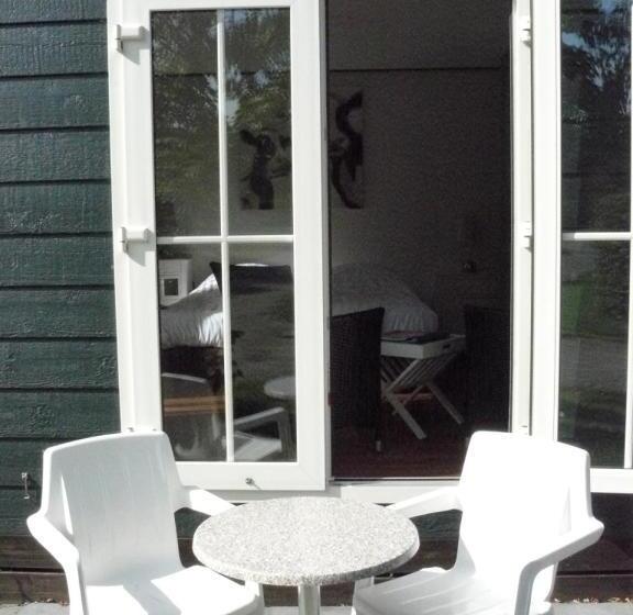 فندق Recreatiepark Wiringherlant